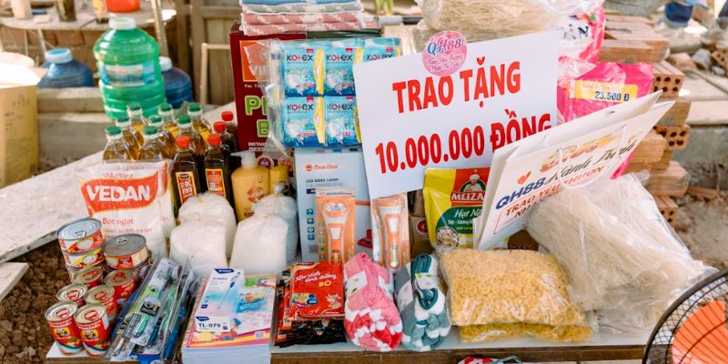 Tập thể cán bộ nhân viên công ty chung tay đóng góp cho chương trình " Qh88 giúp đỡ hoàn cảnh khó khăn "